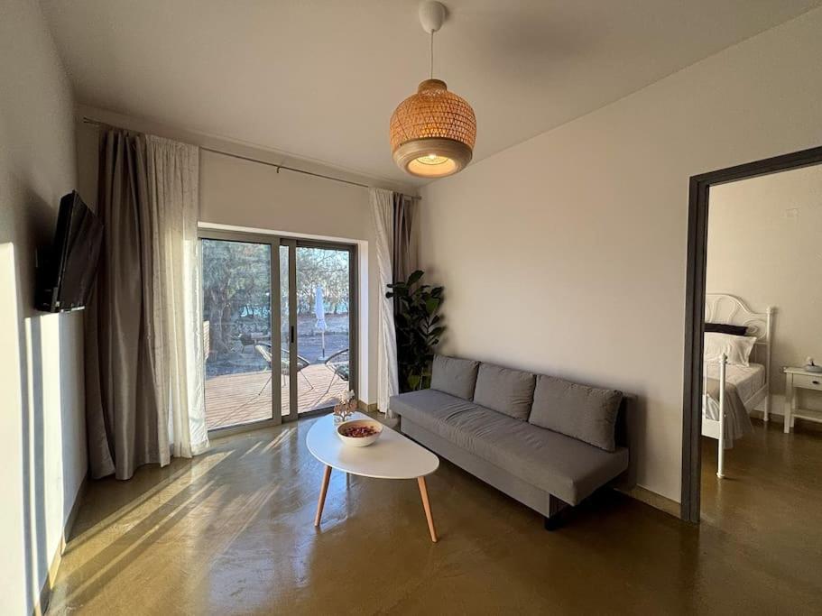 Mekia'S Beach House Livadia  Extérieur photo